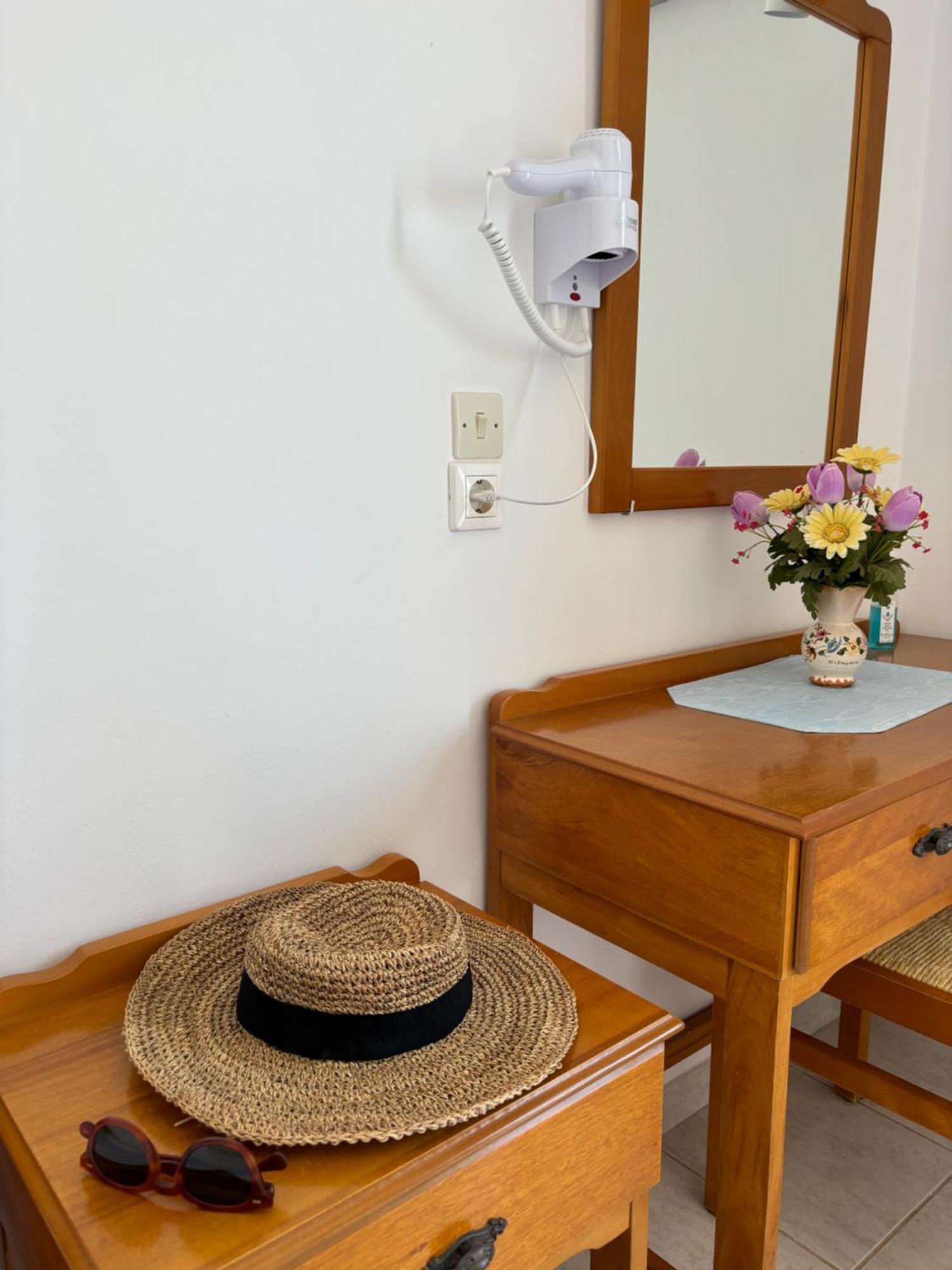 Friderica House Hotel Poros  Ngoại thất bức ảnh