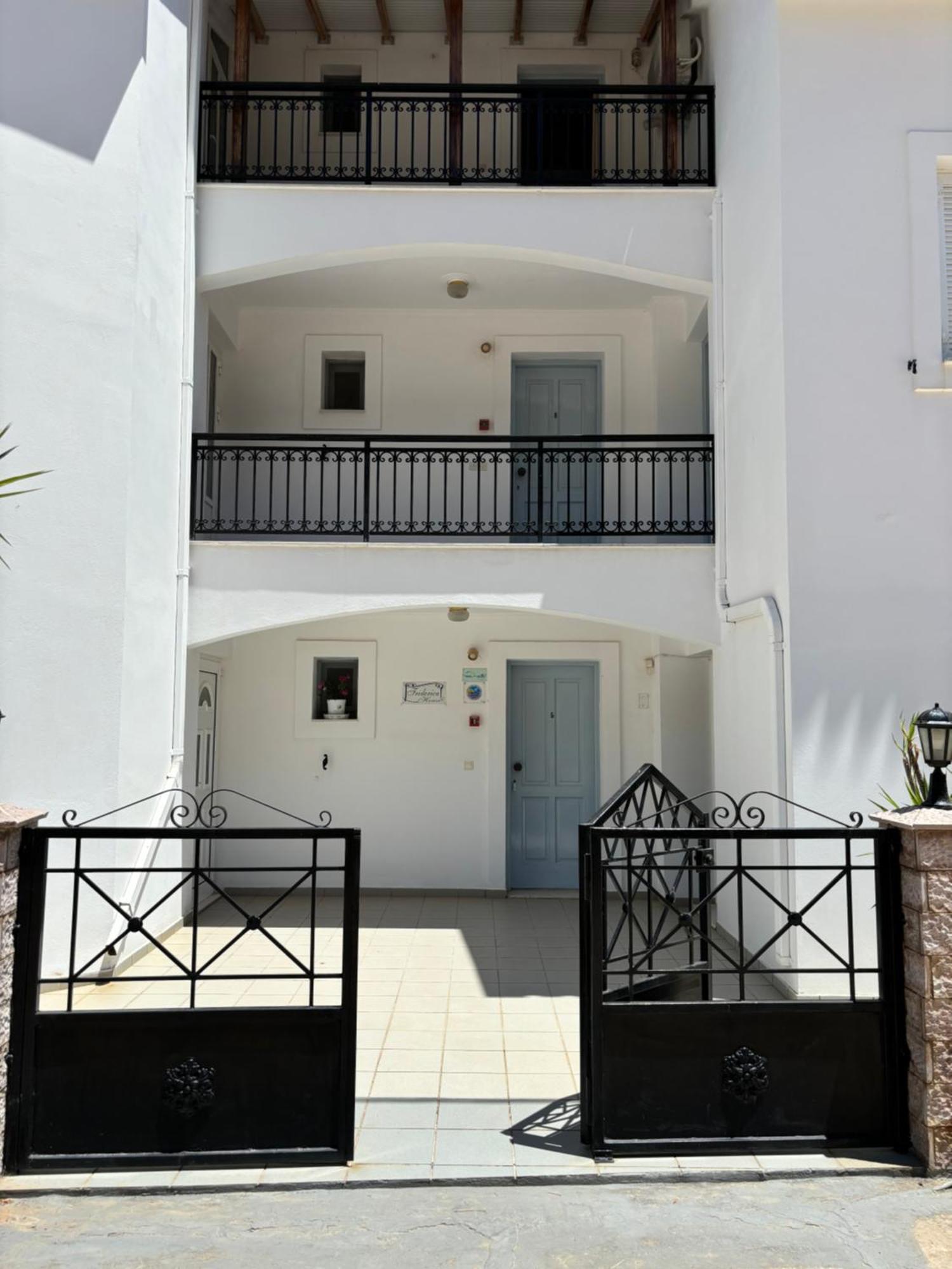 Friderica House Hotel Poros  Ngoại thất bức ảnh