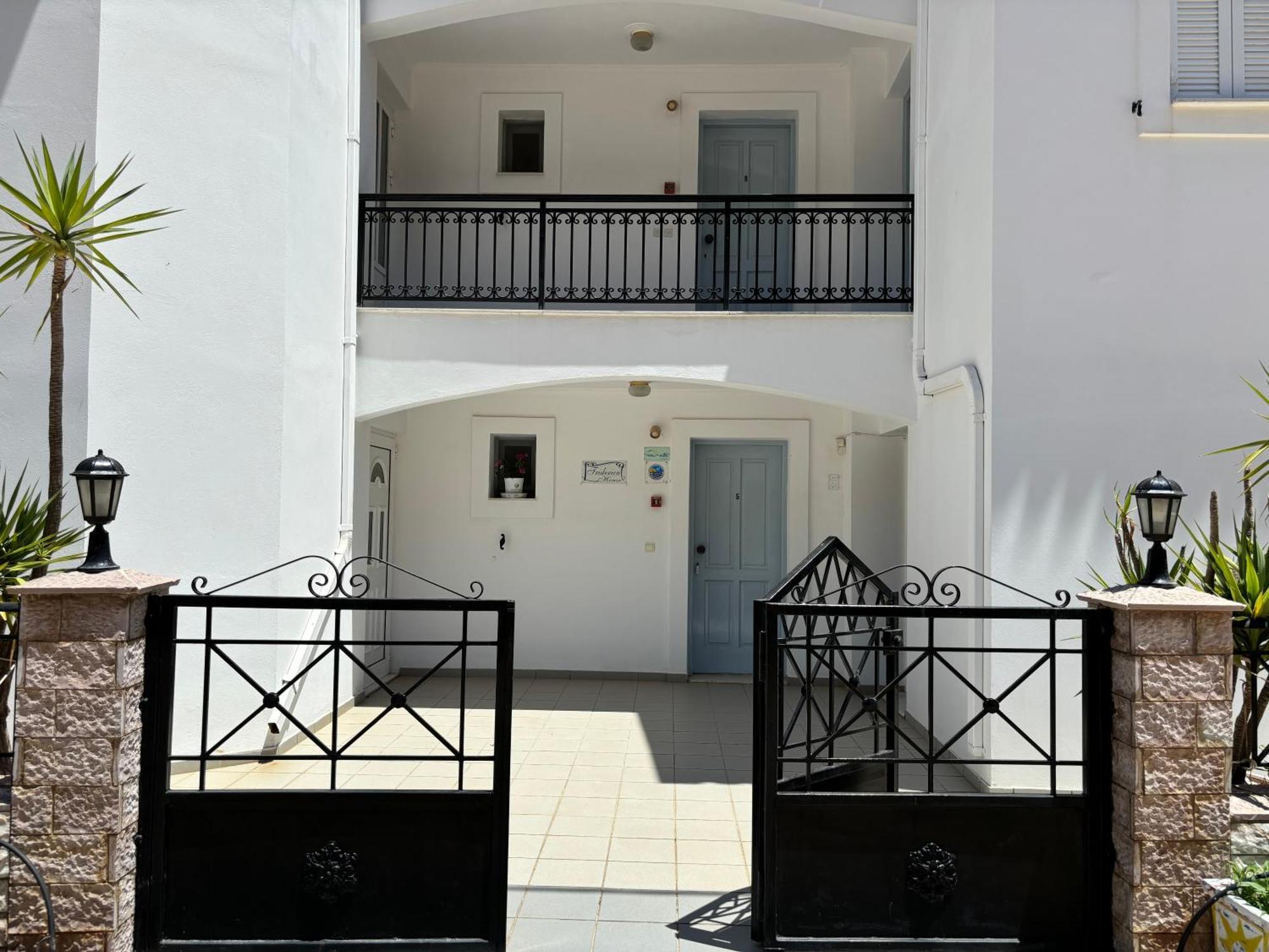 Friderica House Hotel Poros  Ngoại thất bức ảnh