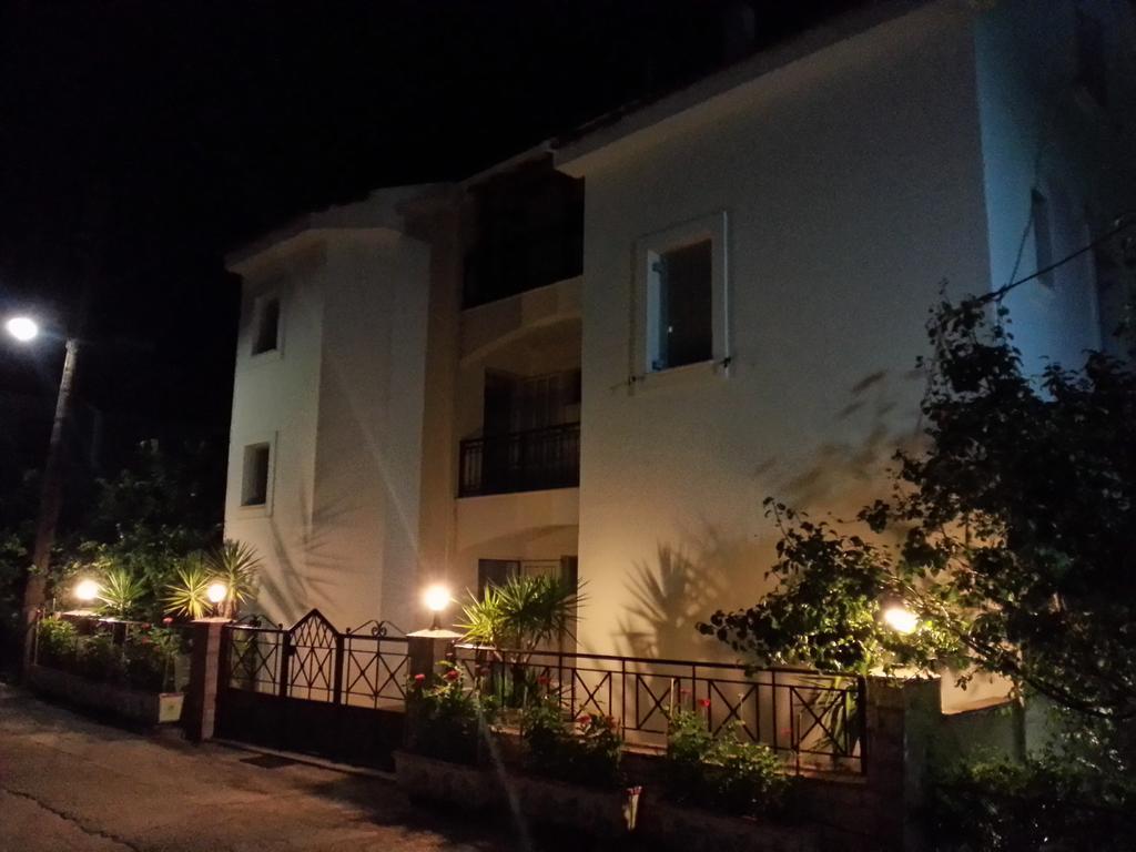 Friderica House Hotel Poros  Ngoại thất bức ảnh