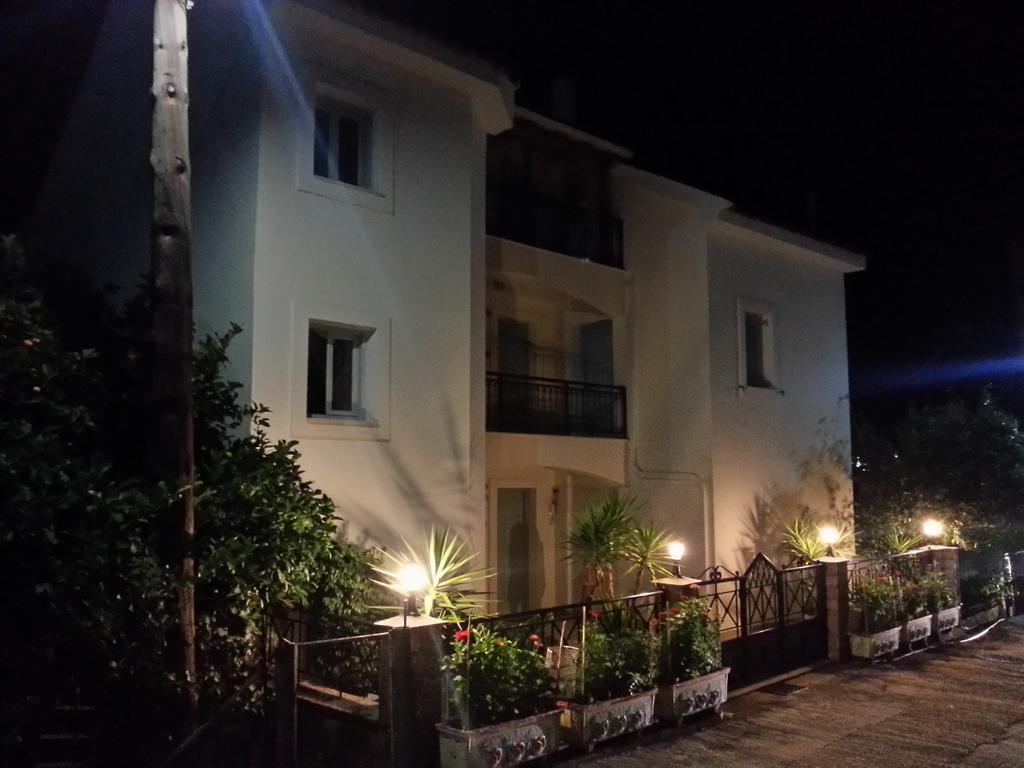 Friderica House Hotel Poros  Ngoại thất bức ảnh